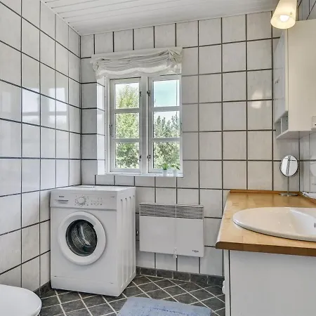 Holiday Laurie - 150m From The Sea In Funen By Interhome Feriehus *